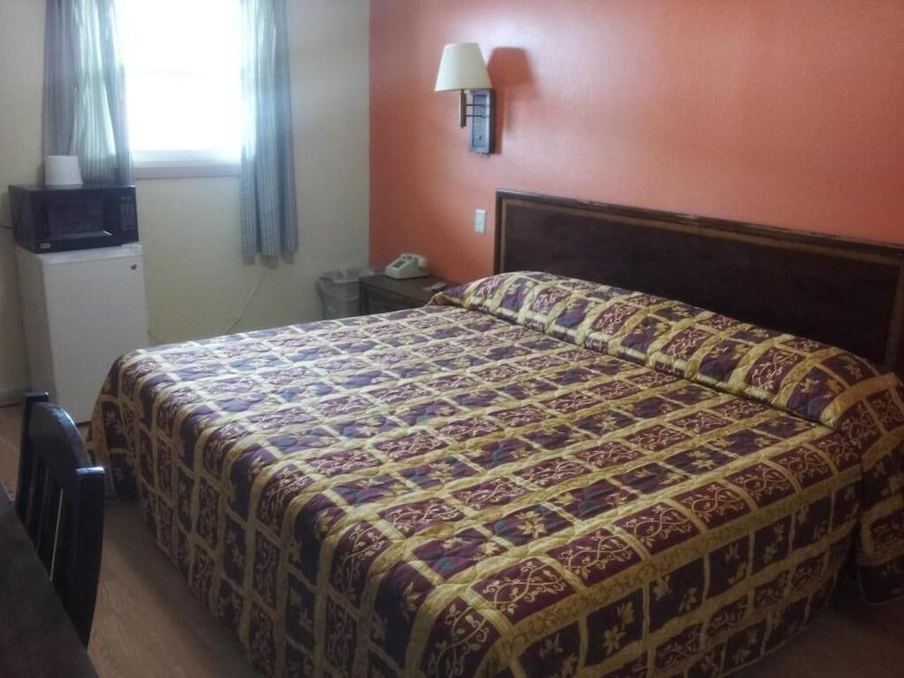 Mustang Motel photo 6