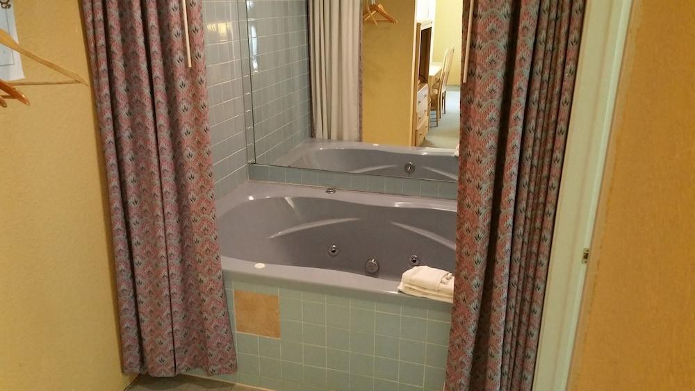 Victorian Inn photo 21