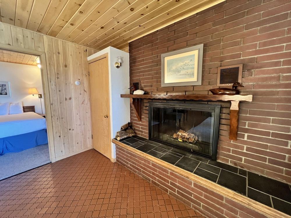 Thomsonite Beach Inn photo 9
