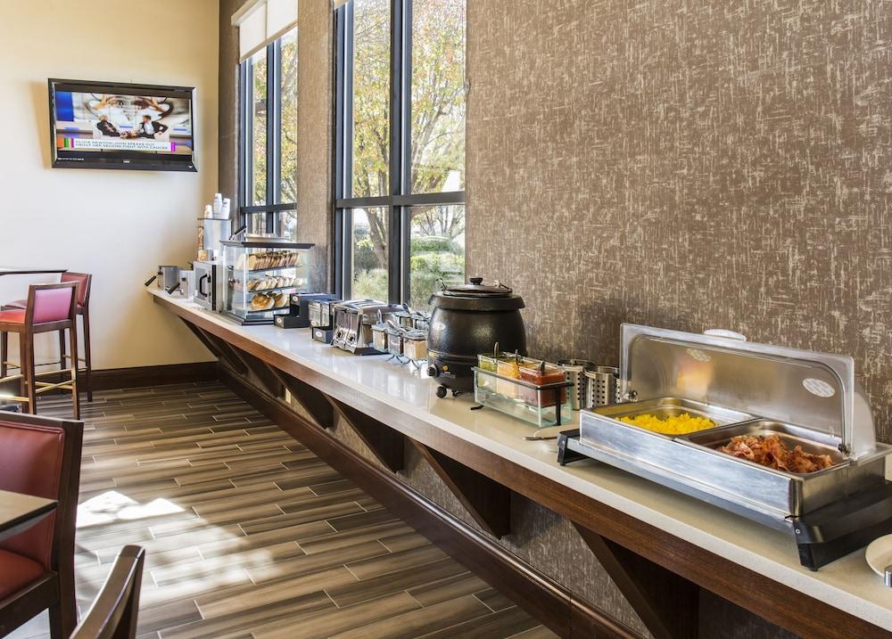 Best Western Plus Executive Suites photo 23