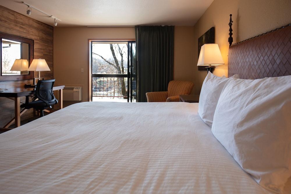 Riverside Inn photo 11
