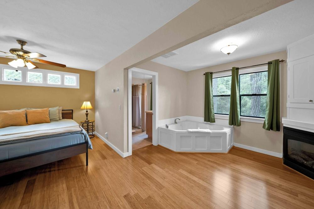 The Inn at Shasta Lake photo 24