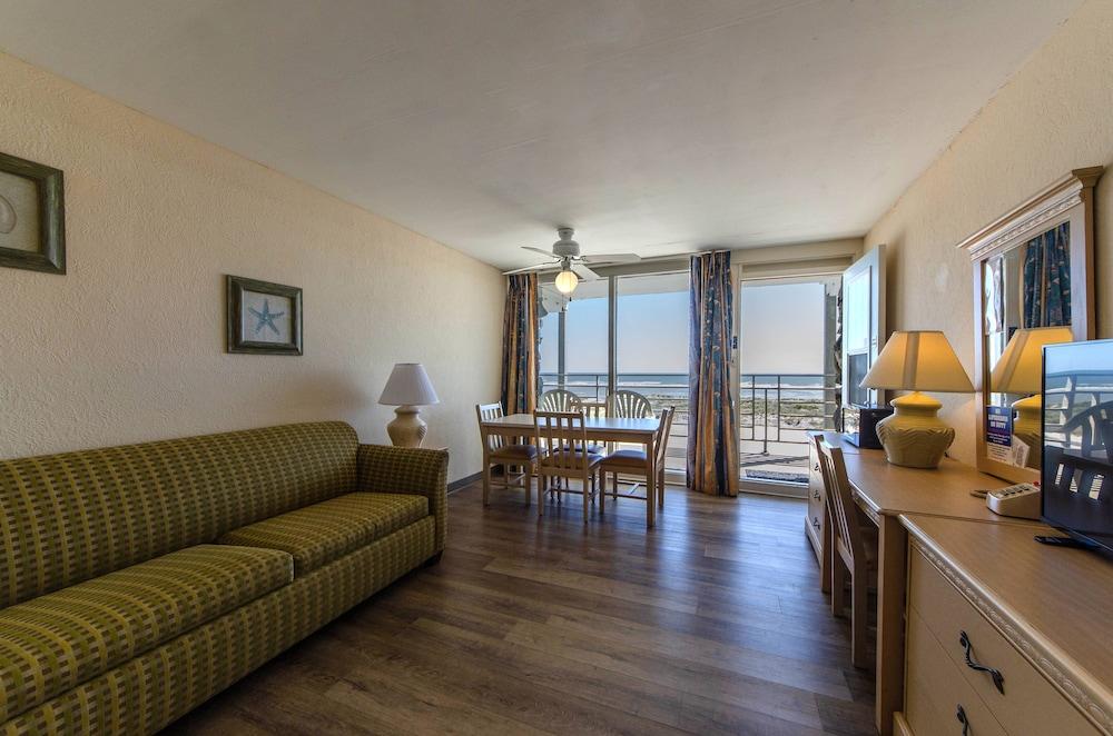 Royal Hawaiian Motel photo 21