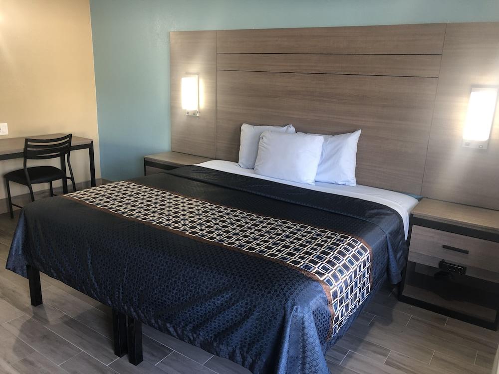 Luxury Inn & Suites photo 13