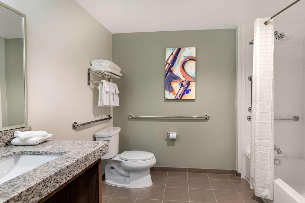 MainStay Suites Lancaster Dallas South photo 26