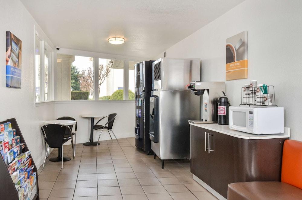 Ramada by Wyndham Merced photo 32