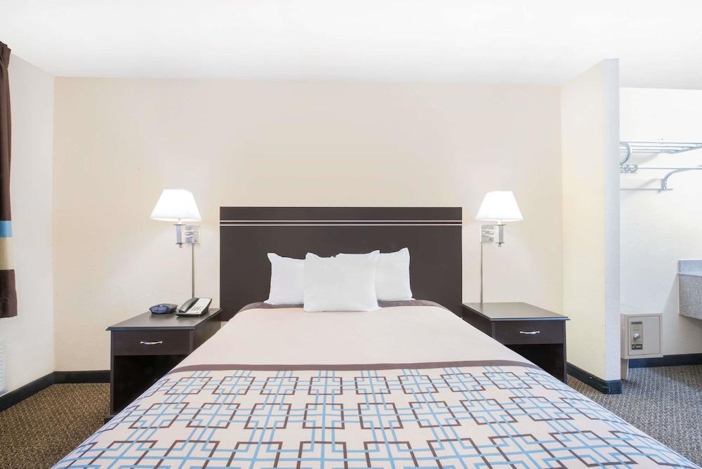 Americas Best Value Inn Hobbs photo 17