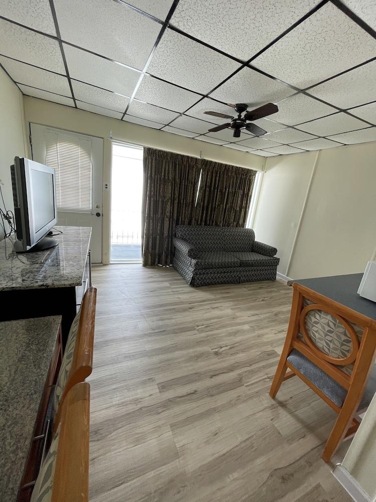 Searay Motel photo 40