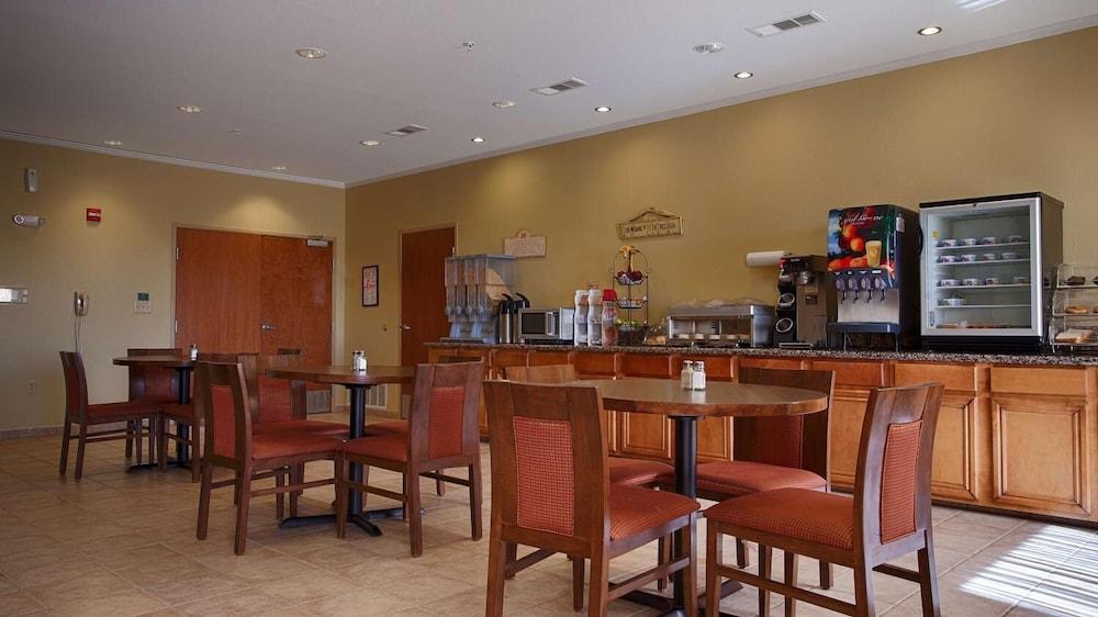 Quality Inn Perryton photo 23