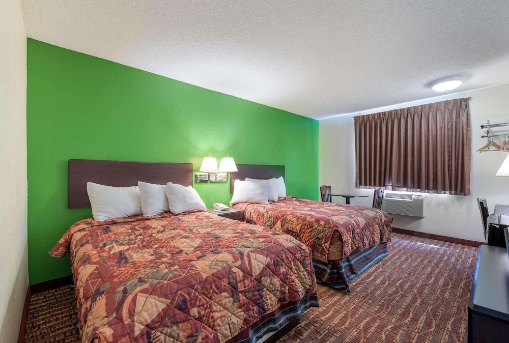 Rodeway Inn Benton photo 25