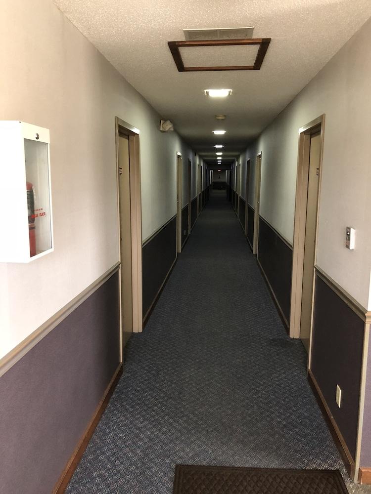 Denison Inn & Suites photo 50