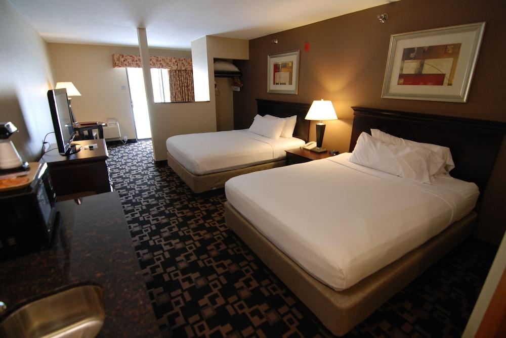 Express Suites Riverport Inn & Suites photo 43