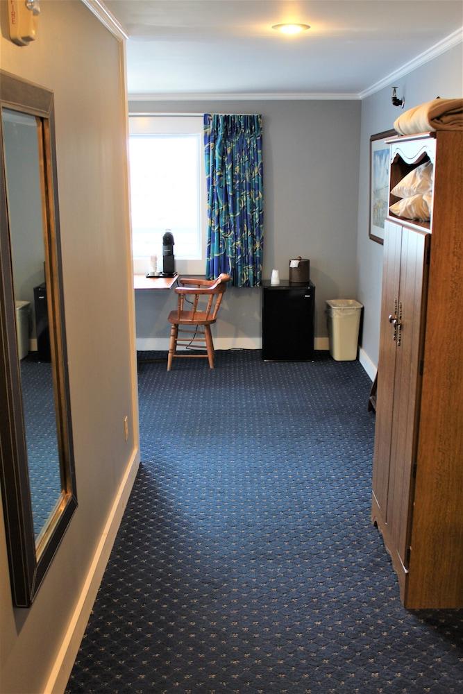 Fishermans Wharf Inn photo 19