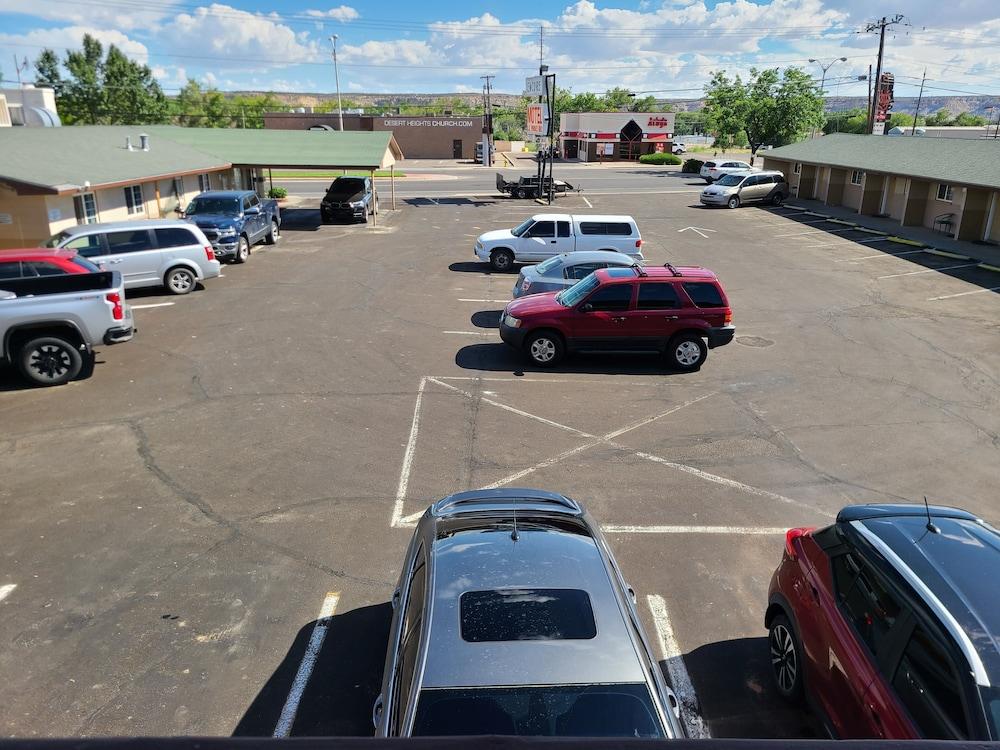 Encore Motel photo 9