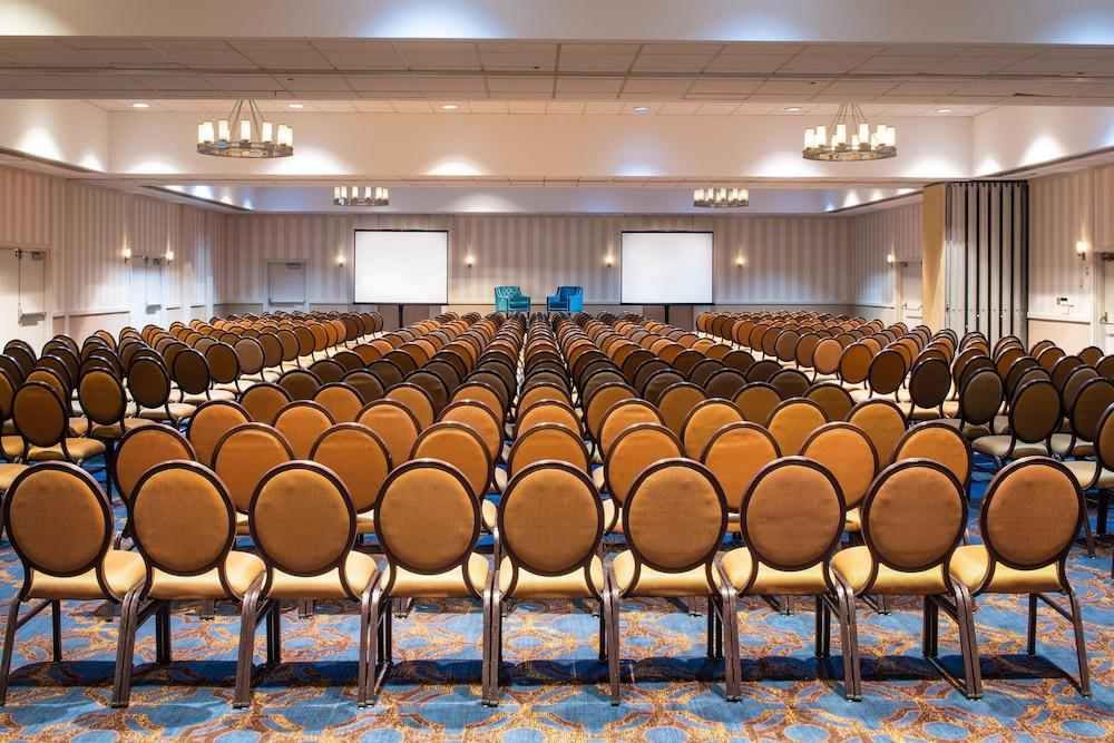 Sheraton Milwaukee Brookfield Hotel photo 48