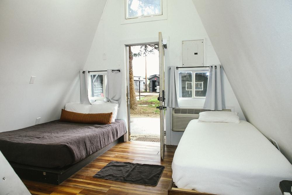 Trailhead Cabins & Lodging photo 55