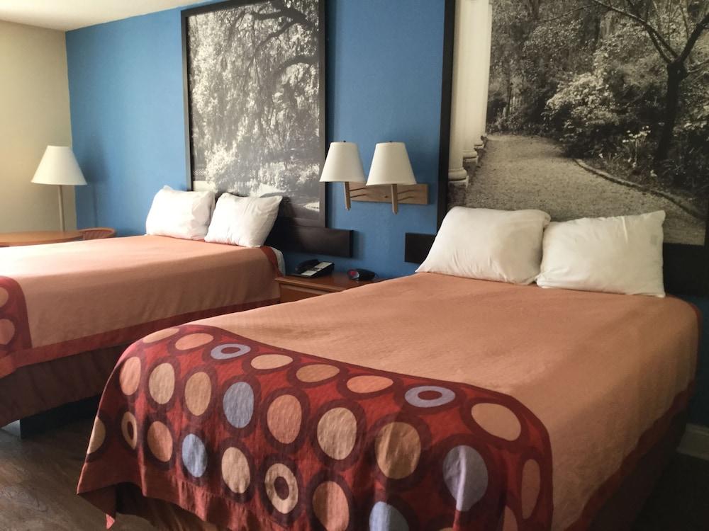 Super 8 by Wyndham Walterboro photo 7