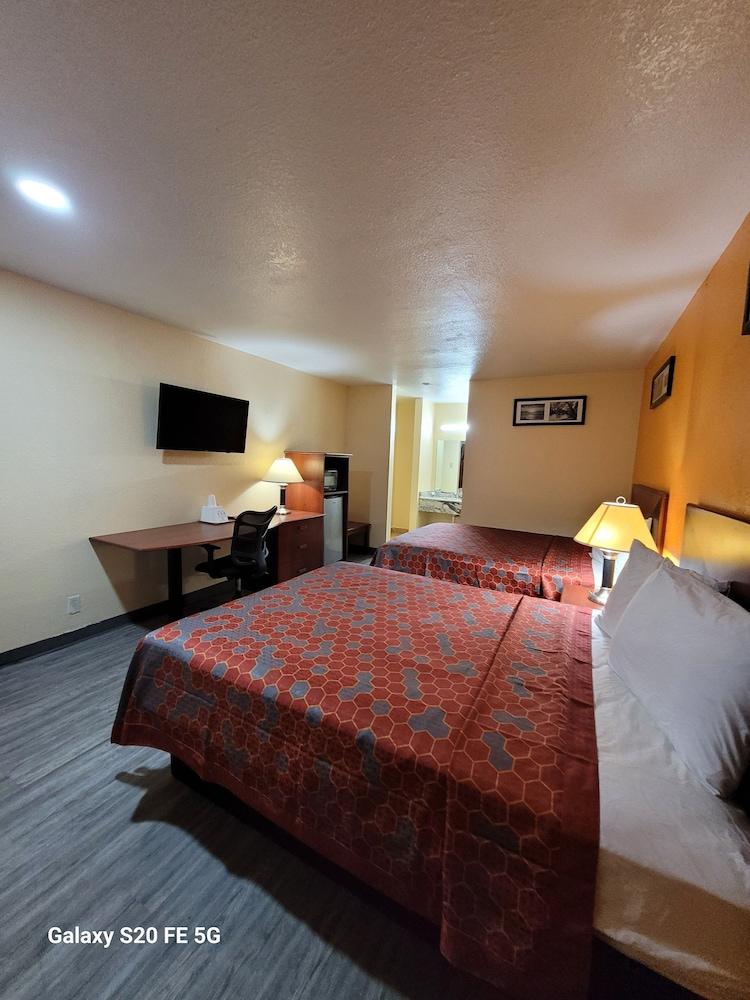 La Vista Motel photo 10