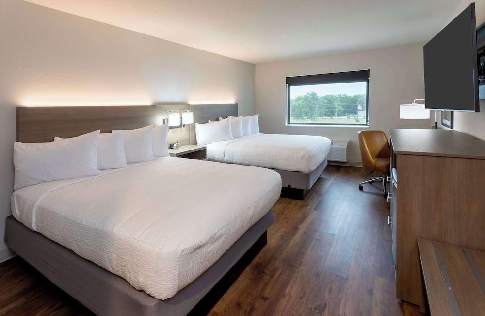 GrandStay Hotel & Suites photo 10