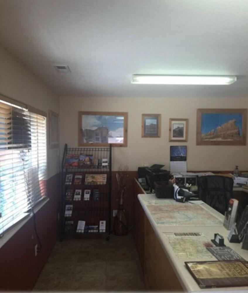 Whispering Sands Motel photo 20