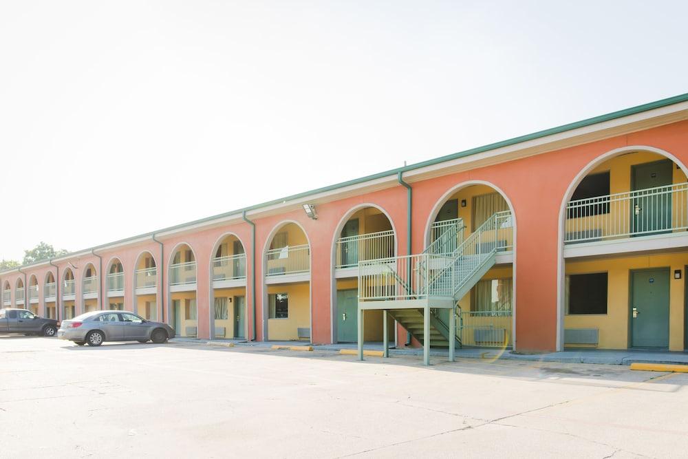 Express Inn Gulf Bank photo 36