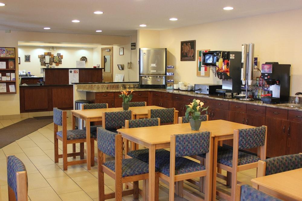 StayInn - Grand Forks photo 16