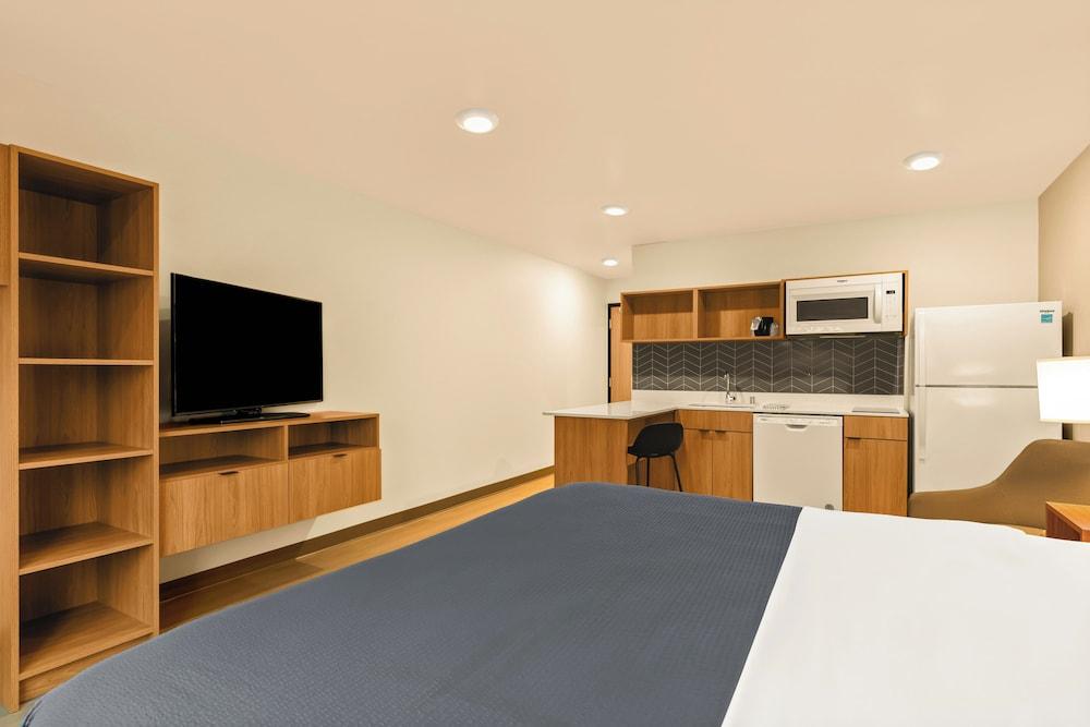 LivAway Suites- Syracuse photo 11