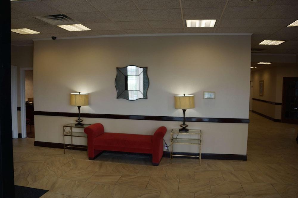 Baymont by Wyndham Richmond KY photo 4