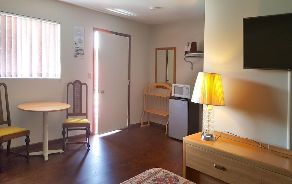 Alpine Motel photo 9