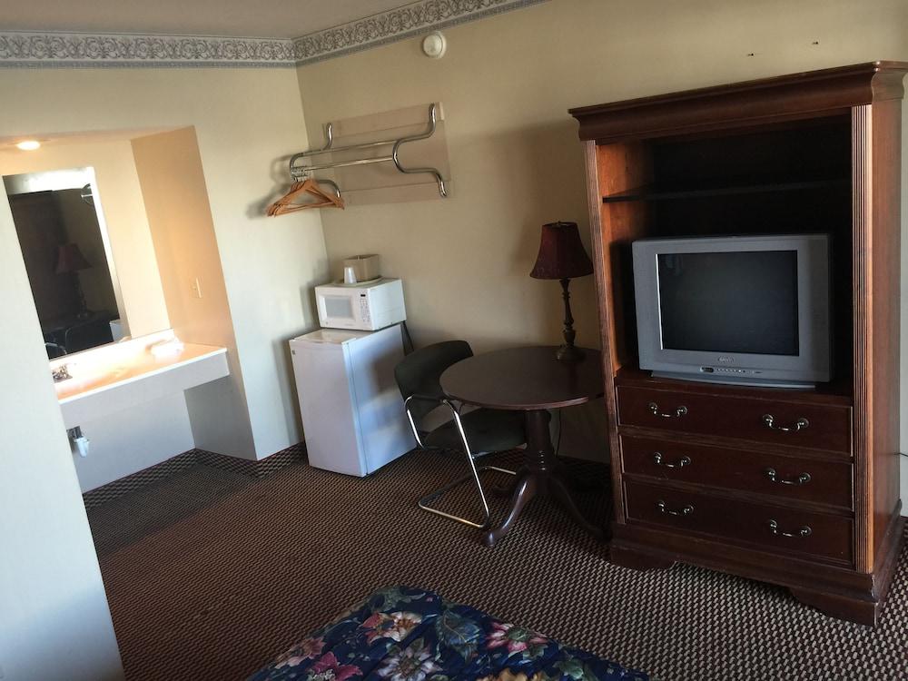 Ashland Inn photo 33