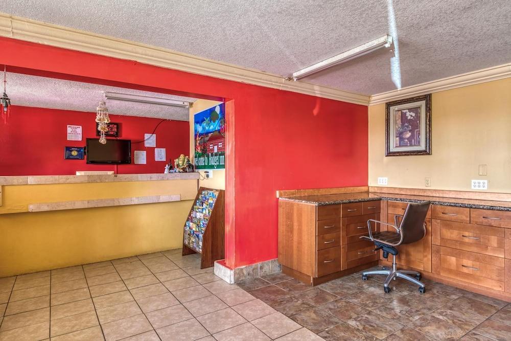 Budget Inn and Suites photo 7