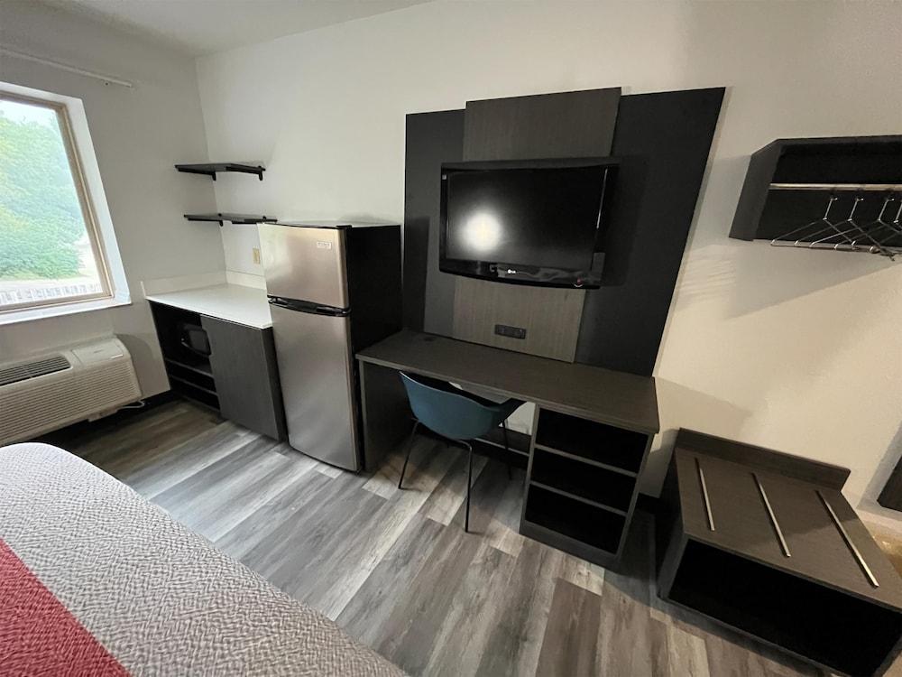 Studio 6 Suites Urbana, IL photo 13
