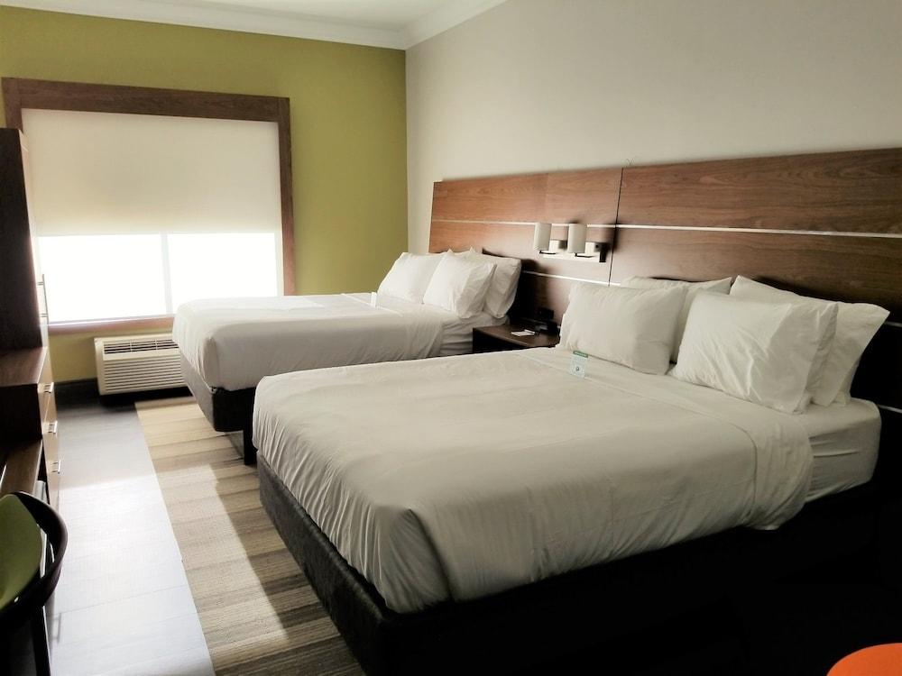 Holiday Inn Express Columbia NE - Fort Jackson by IHG photo 7