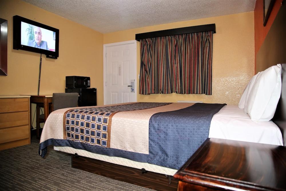 4 Star Motel photo 9