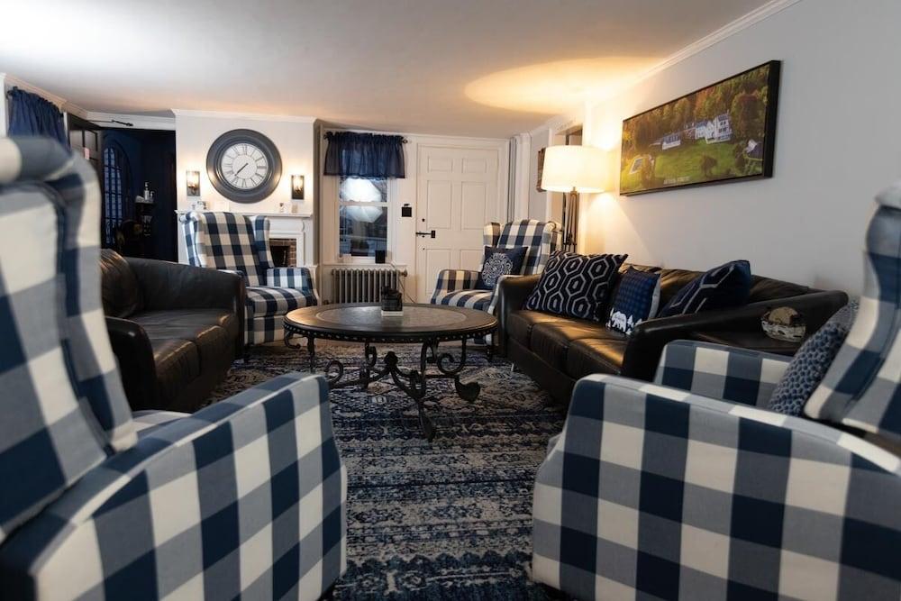 Blue Bear Inn photo 98