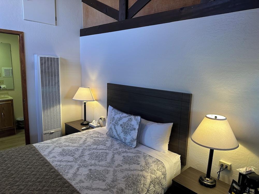 Lee Vining Motel photo 34