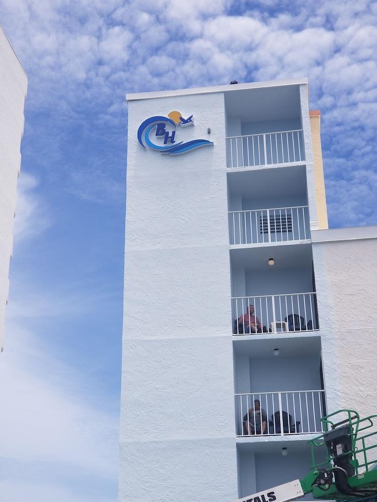 Beachside Hotel photo 62