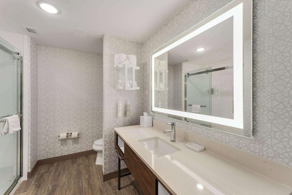 Hampton Inn Milford photo 22