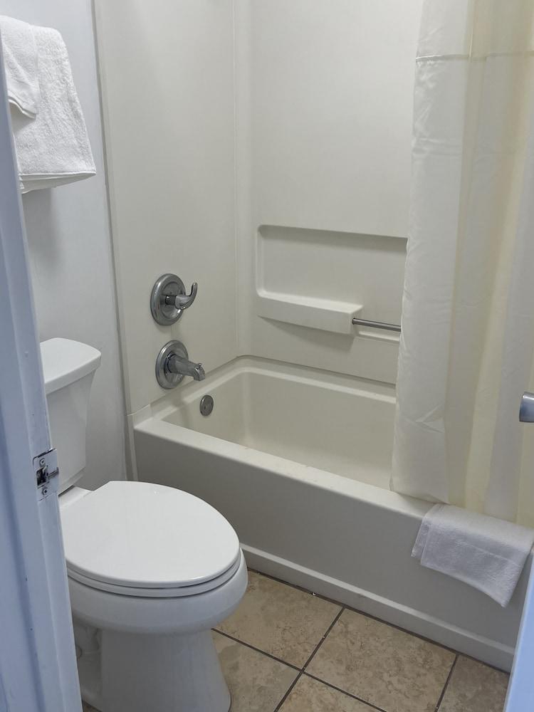 Astoria North Extended Stay photo 11