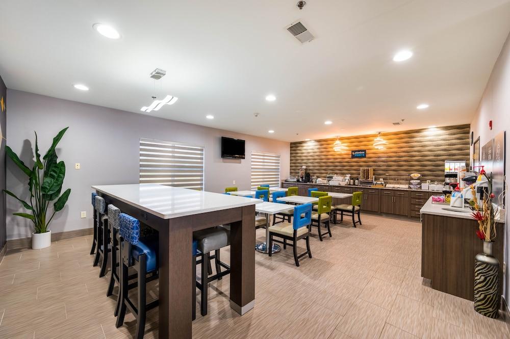 Clarion Pointe Madison Huntsville photo 31