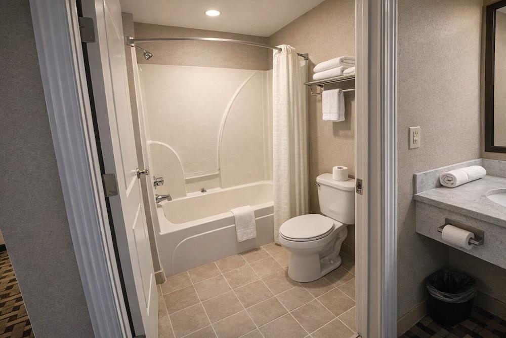 Spring Place Inn & Suites photo 5