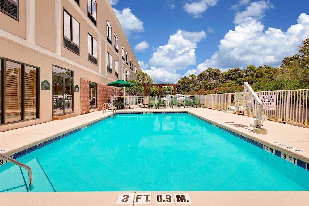 Wingate by Wyndham - Destin FL photo 13