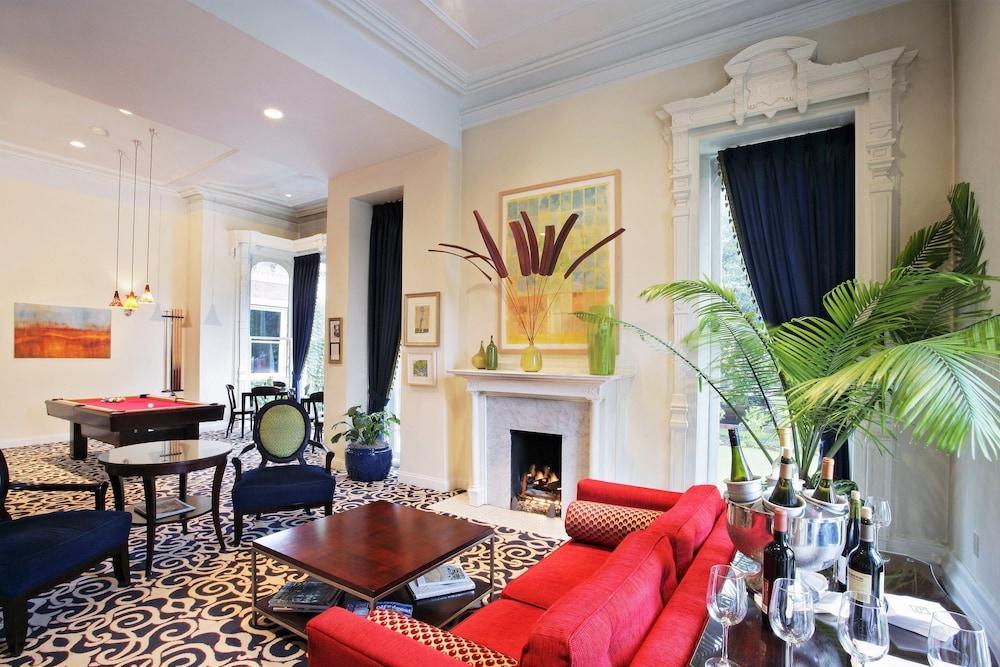 The Mansion On Delaware Ave photo 3