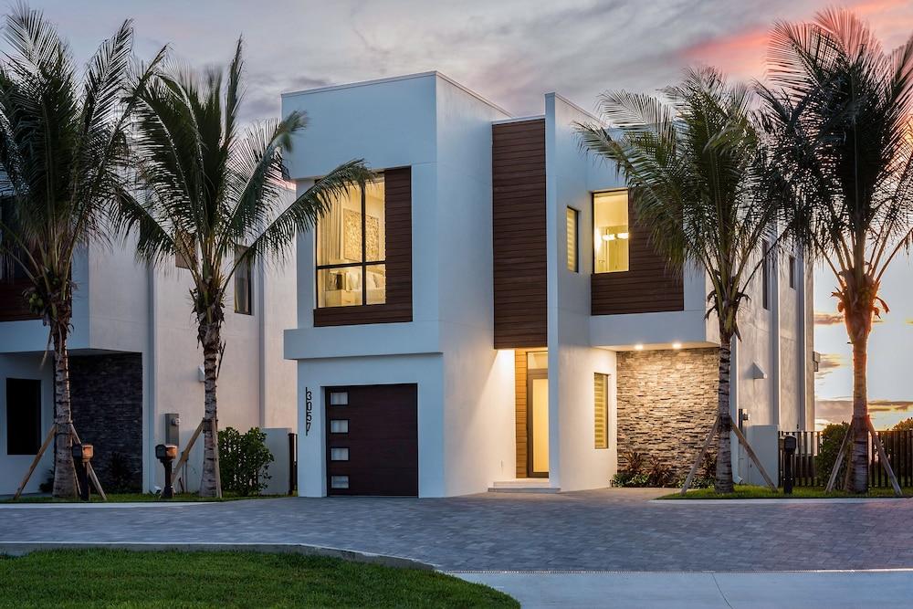 Harbor Island Beach Club by Villatel photo 34