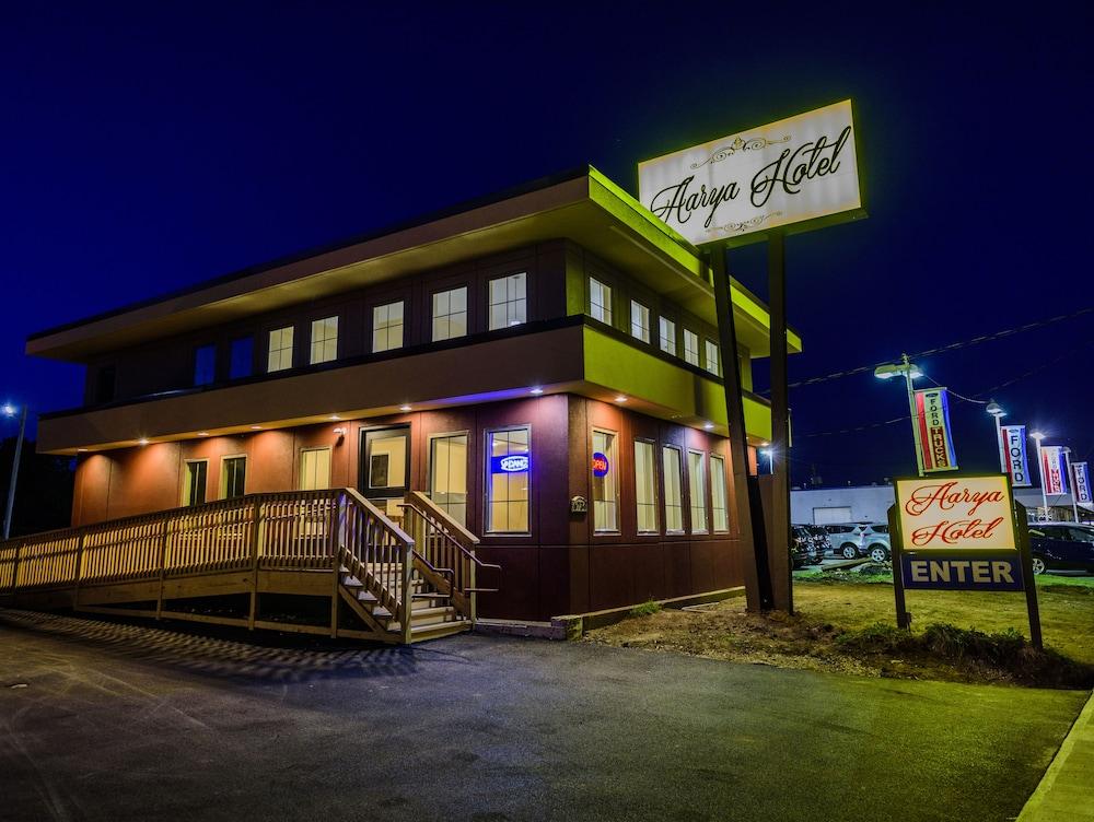AArya Hotel By Niagara Fashion Outlets photo 34