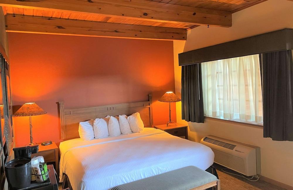 Crossroads Hotel and Event Center photo 54