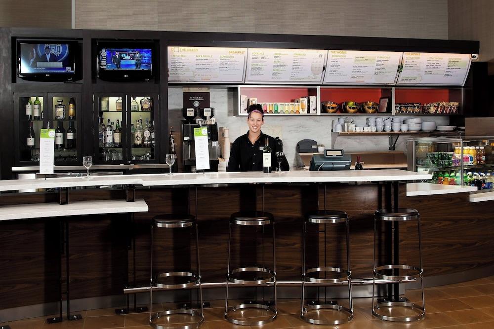 Courtyard by Marriott La Crosse photo 64