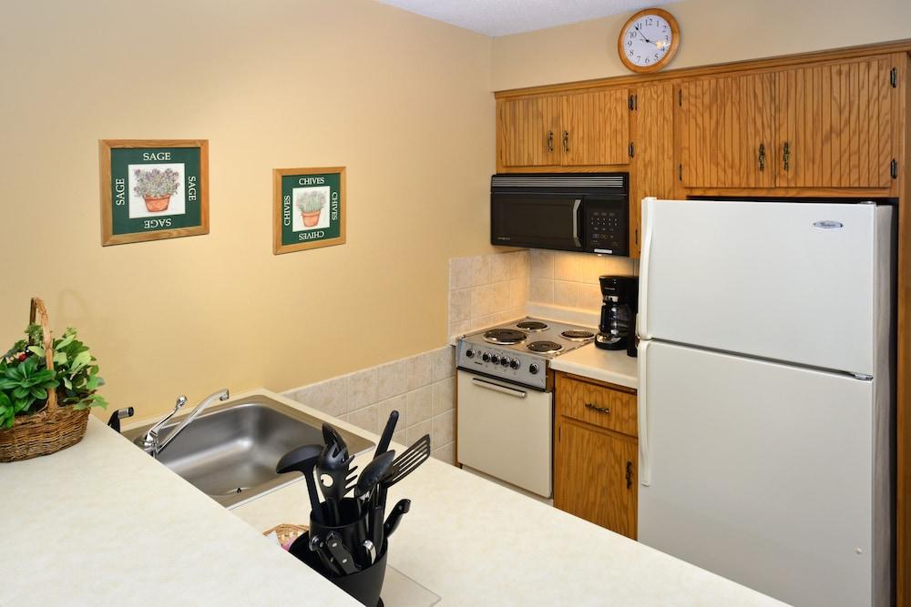 The Pointe Hotel and Suites photo 12