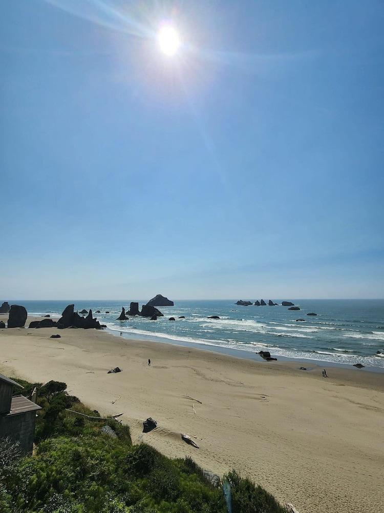 Sunset Oceanfront Lodging photo 91
