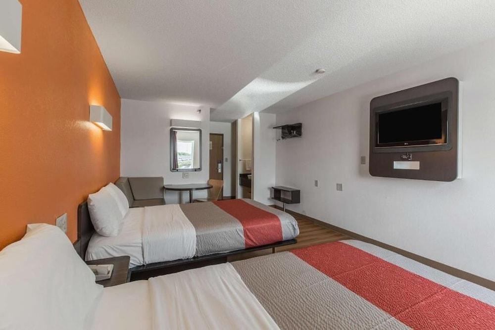 Motel 6 Omaha, NE photo 3